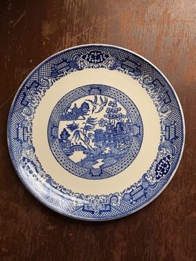 Vintage Blue Willow Porcelain Dinner Plate - Blue and White 9 3/4 Royal China